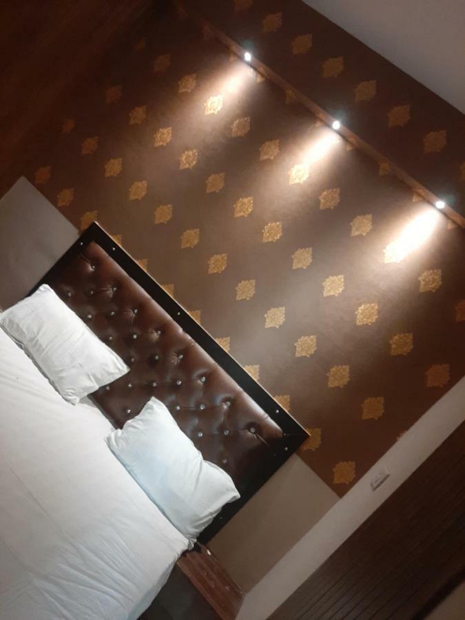 Hotel Varanasi Ganges 外观 照片