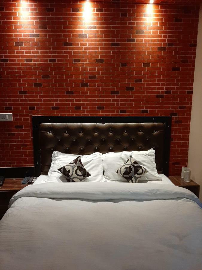 Hotel Varanasi Ganges 外观 照片